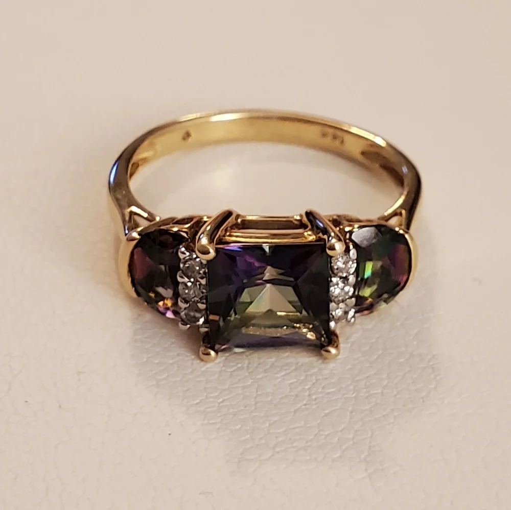 14k yg mystic topaz/diamond ring
